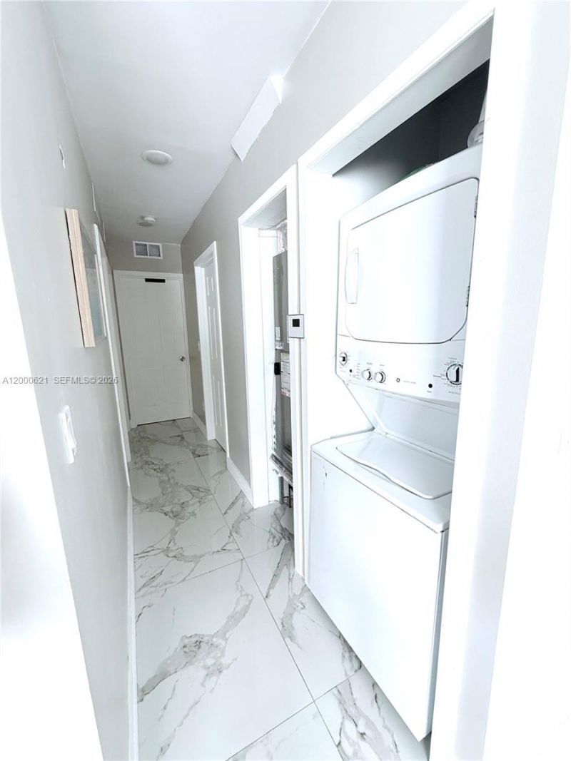 11020 SW 42nd Ter, Miami, FL 33165 Photo