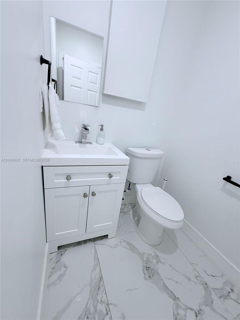 11020 SW 42nd Ter, Miami, FL 33165 Photo