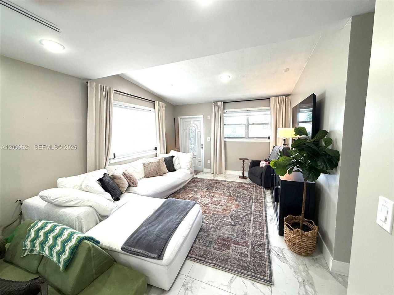 11020 SW 42nd Ter, Miami, FL 33165 Photo