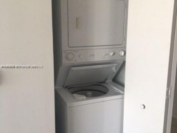 90 SW 3rd St , Unit 1407, Miami, FL 33130