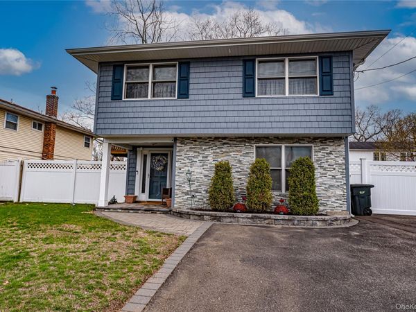 36 Leigh Street , Huntington, NY 11743