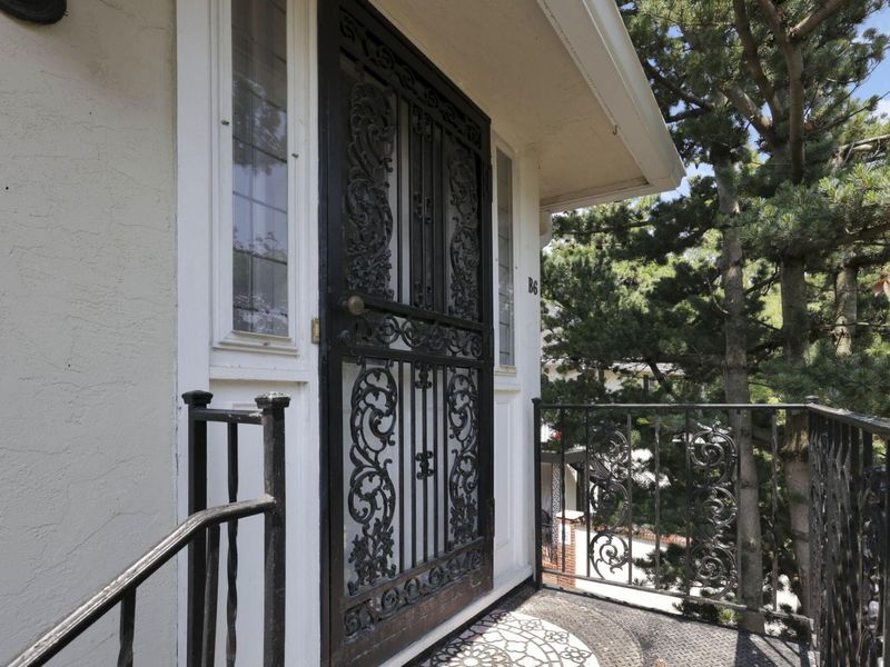 1631 Roxbury Road, Unit B6, Columbus, OH 43212 Photo 3