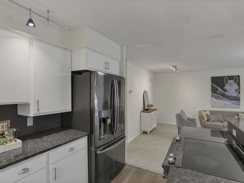 1631 Roxbury Road, Unit B6, Columbus, OH 43212 Photo 9