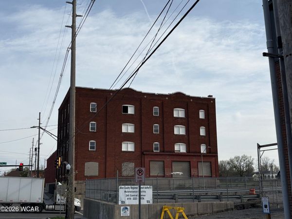 330 N Central Avenue, Lima, OH 45801