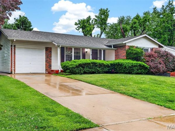 2150 Canterbury Drive, Florissant, MO 63033