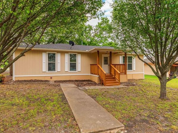 209 W Houston Lane, Van Alstyne, TX 75495