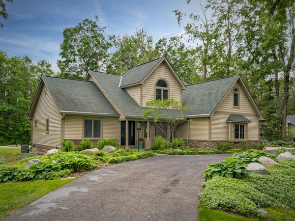 6598 Forest Way, Harbor Springs, MI 49740