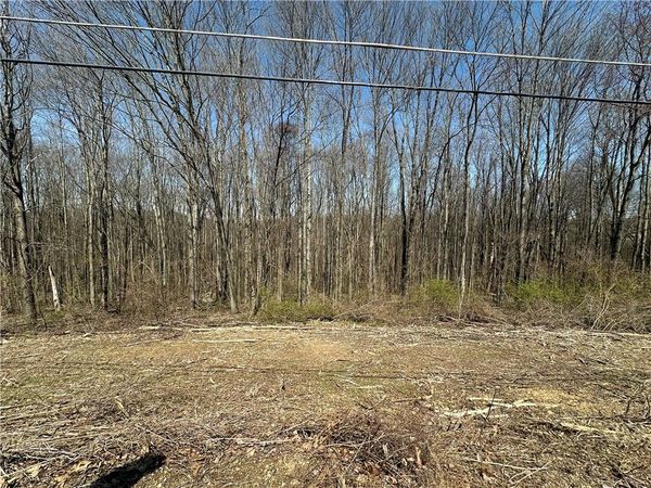 1129 Fox Dr , Evans City, PA 16033