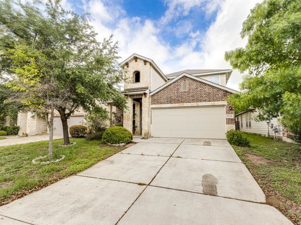 8715 DOVE OAK LN, San Antonio, TX 78254