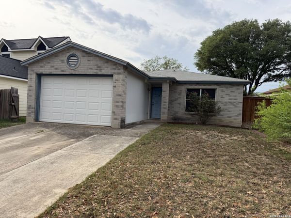 7643 Chatsworth, San Antonio, TX 78250