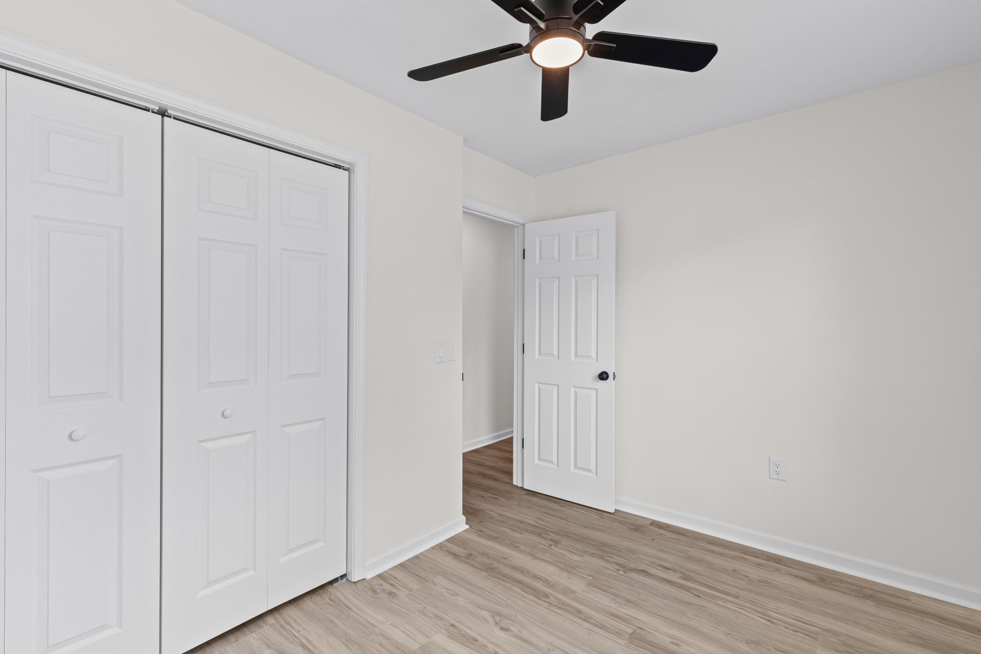 4865 Popperdam Creek Drive Photo 28