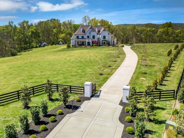 5026 Hilltop Ln , College Grove, TN 37046