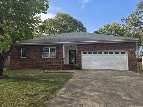 32 North Hills, Greenbrier, AR 72058