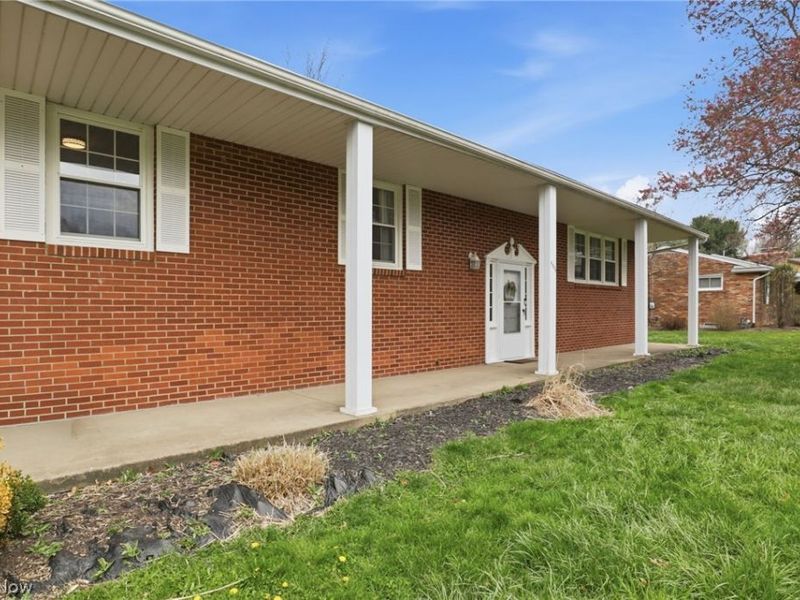 3252 Dellwood Avenue NW, Canton, OH 44708 Photo 2