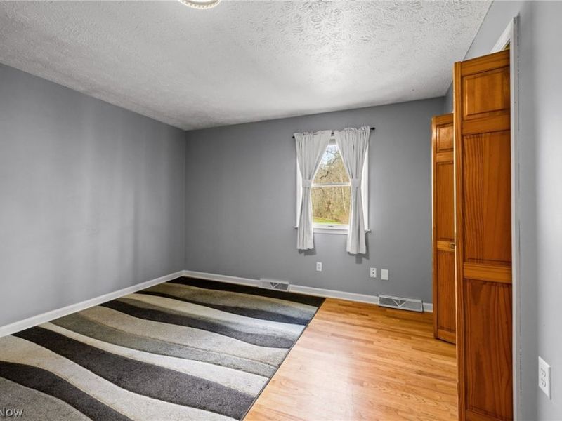 2837 Mahan Denman Road NW, Bristolville, OH 44402 Photo 16