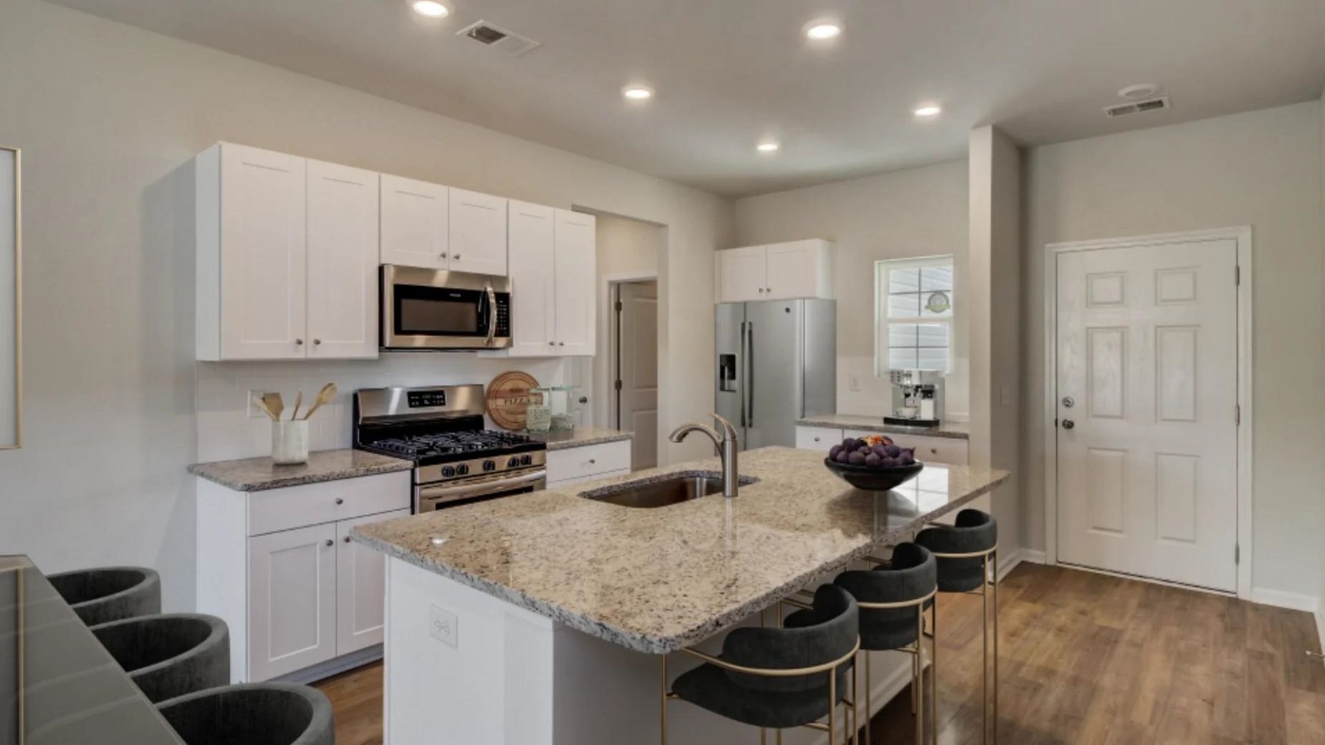 131 Warner Crossing Way Photo 5