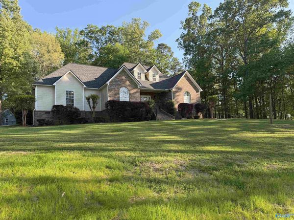 3553 Creek Path Road, Guntersville, AL 35976