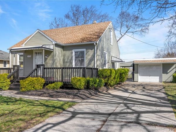 275 Oakridge Avenue, Buffalo, NY 14217