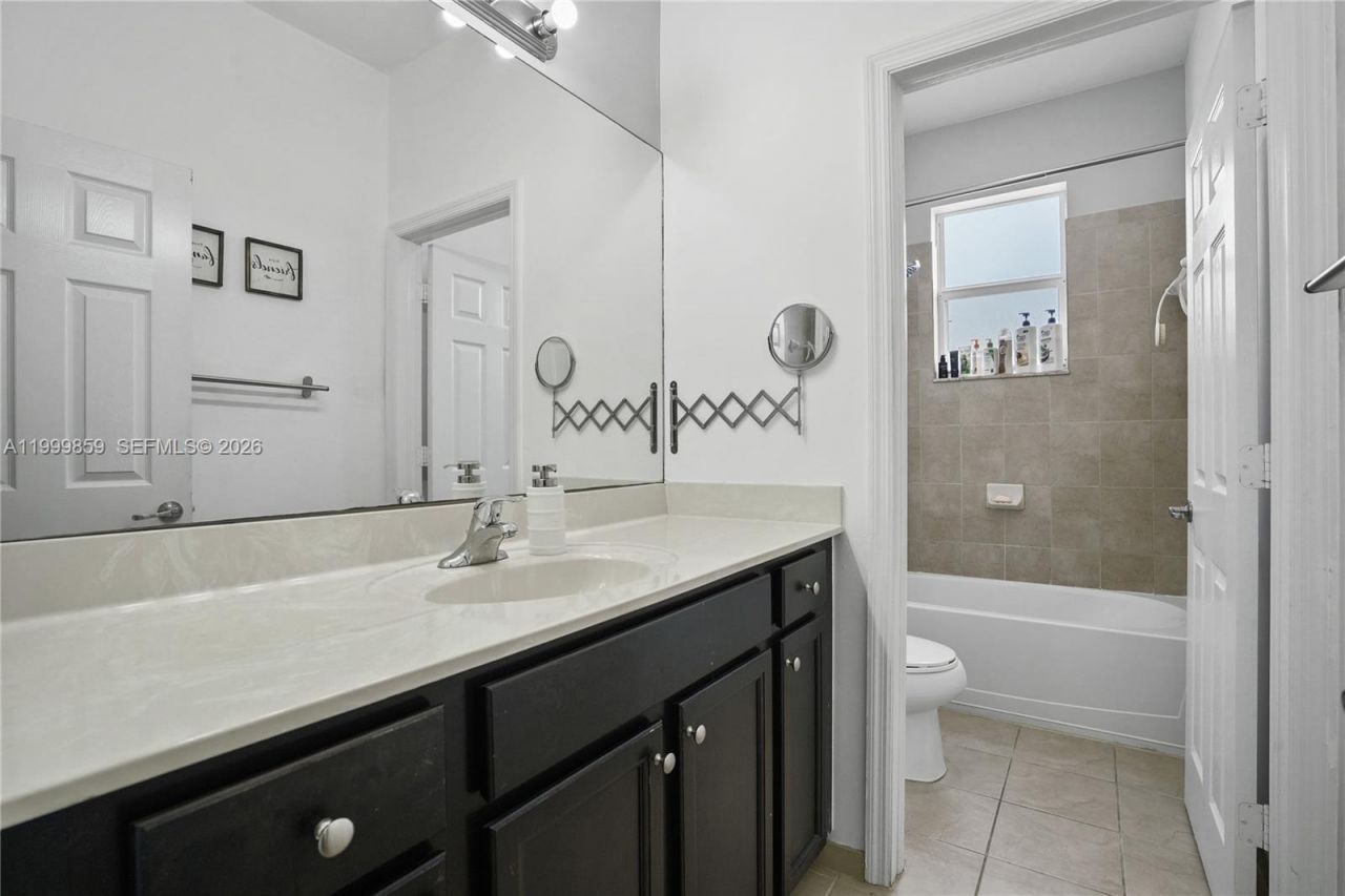 17081 SW 94th Way, Miami, FL 33196 Photo