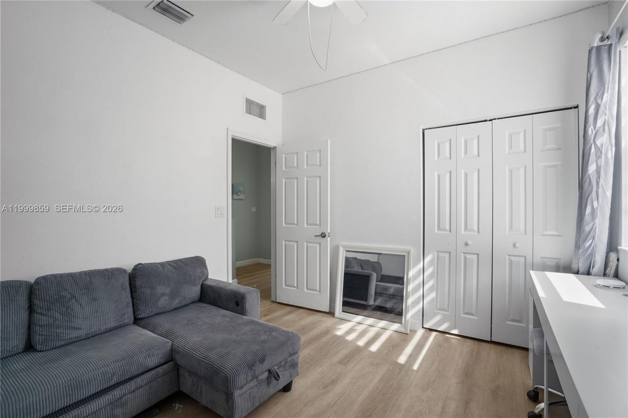 17081 SW 94th Way, Miami, FL 33196 Photo