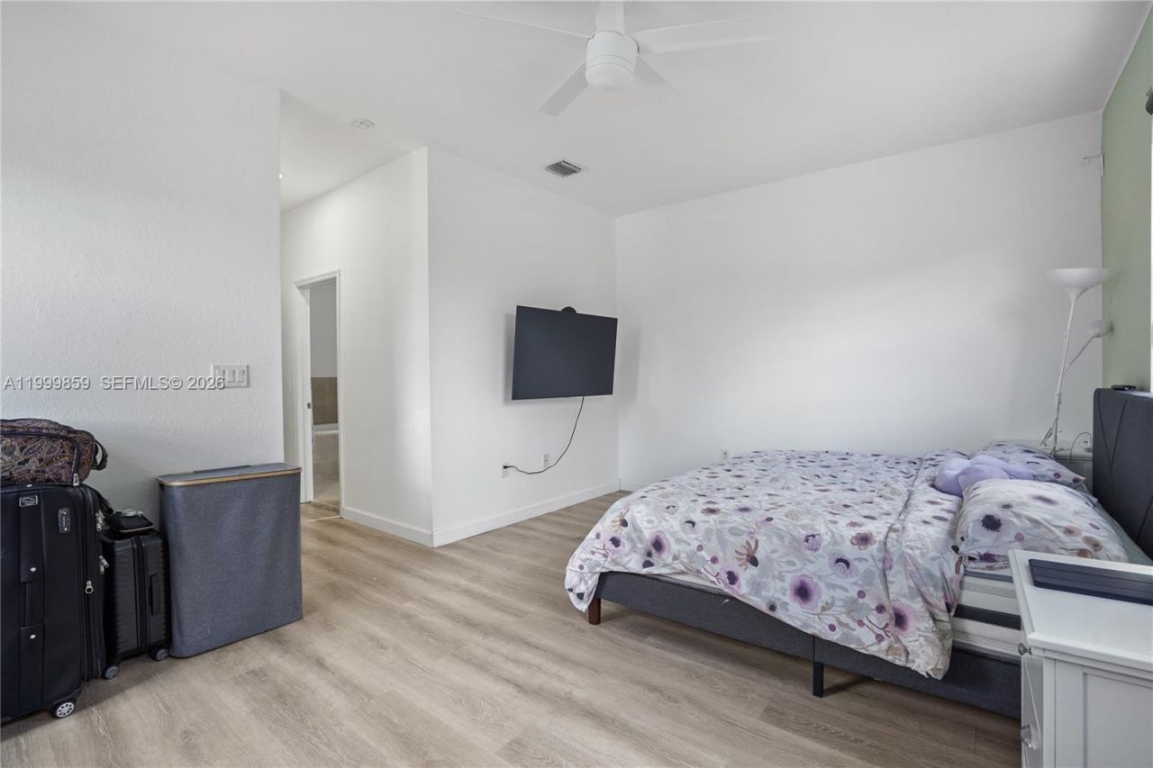 17081 SW 94th Way, Miami, FL 33196 Photo