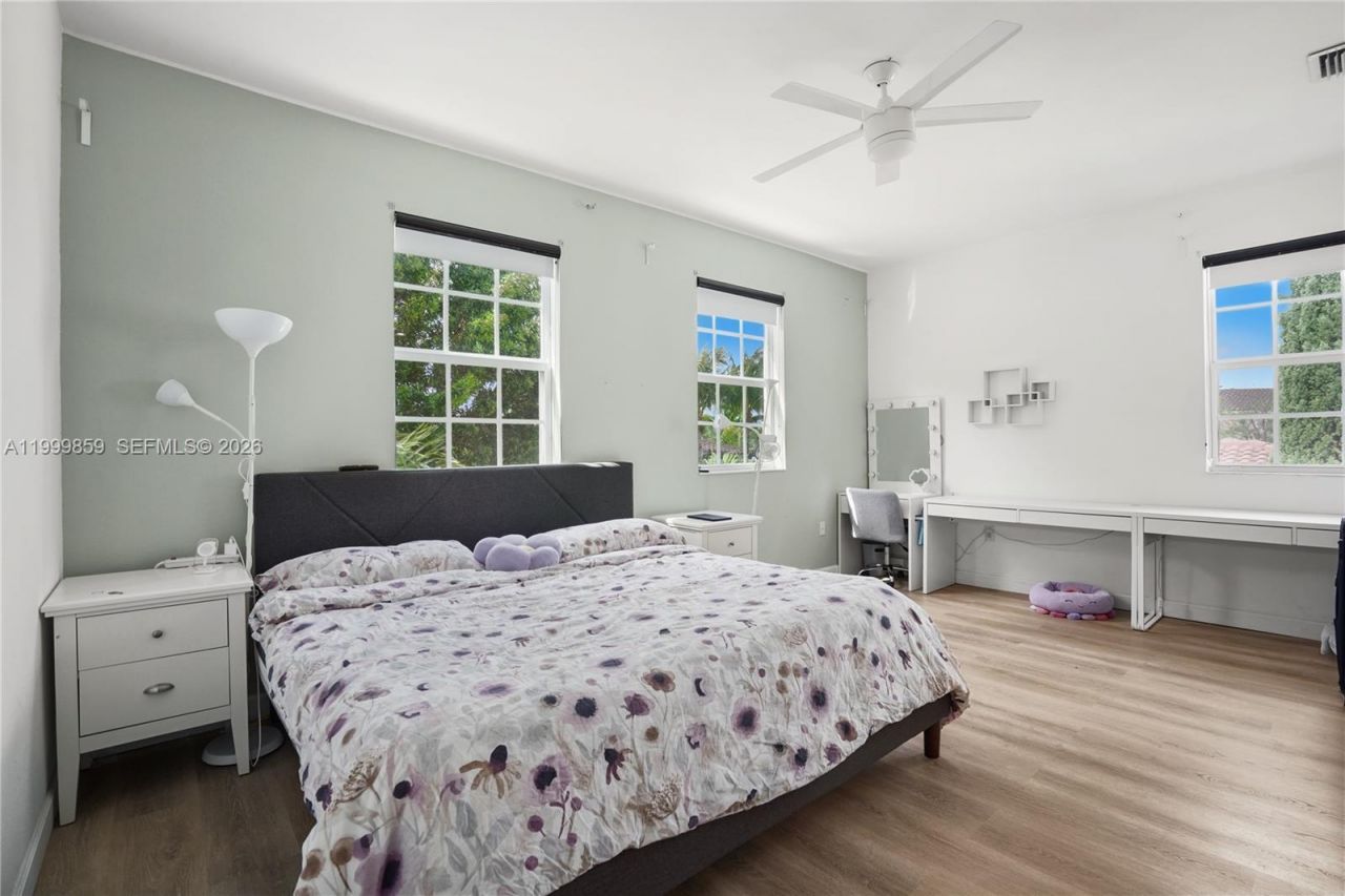 17081 SW 94th Way, Miami, FL 33196 Photo