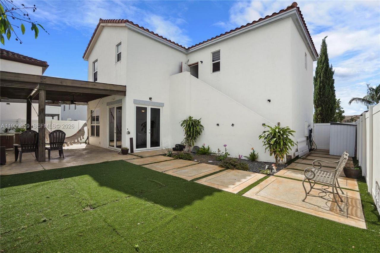 17081 SW 94th Way, Miami, FL 33196 Photo