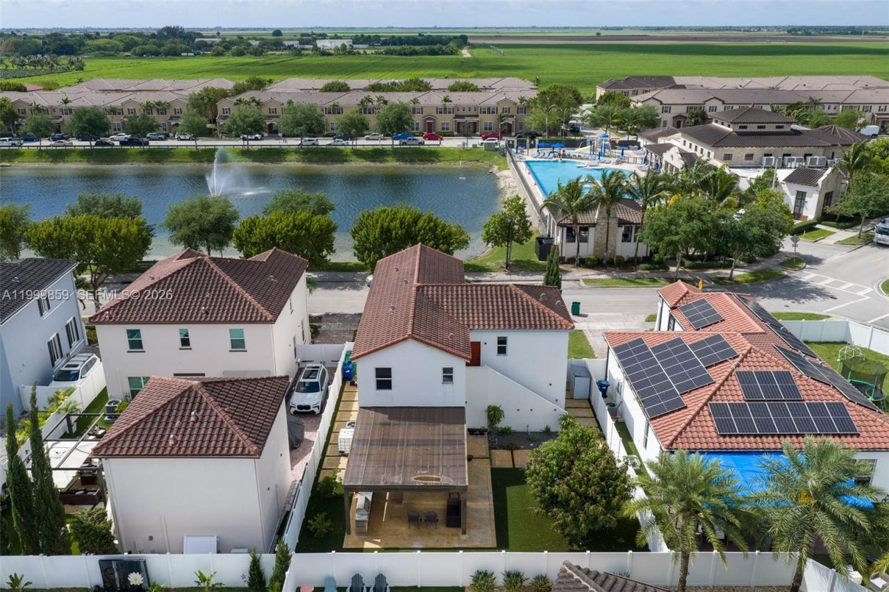 17081 SW 94th Way, Miami, FL 33196 Photo