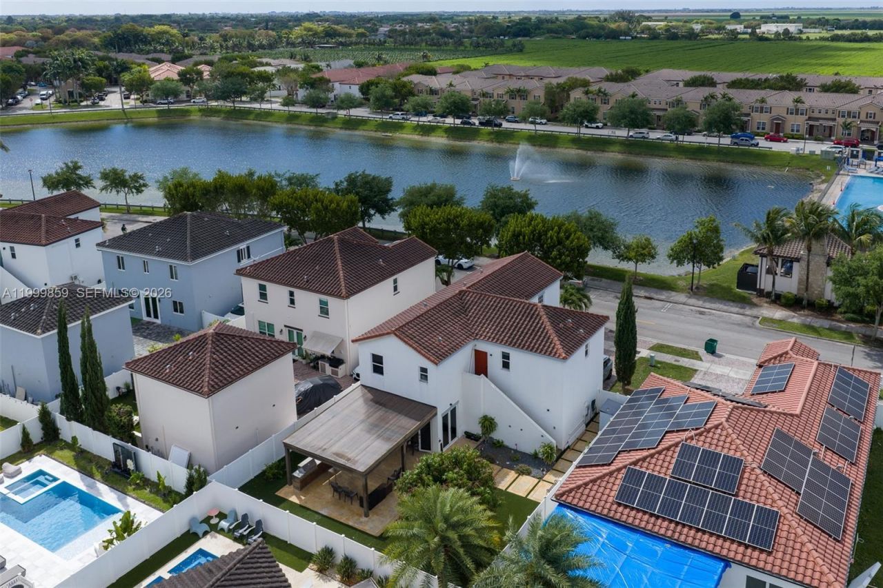 17081 SW 94th Way, Miami, FL 33196 Photo