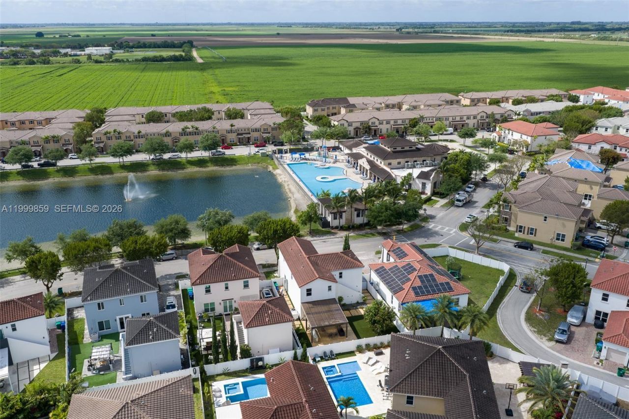 17081 SW 94th Way, Miami, FL 33196 Photo