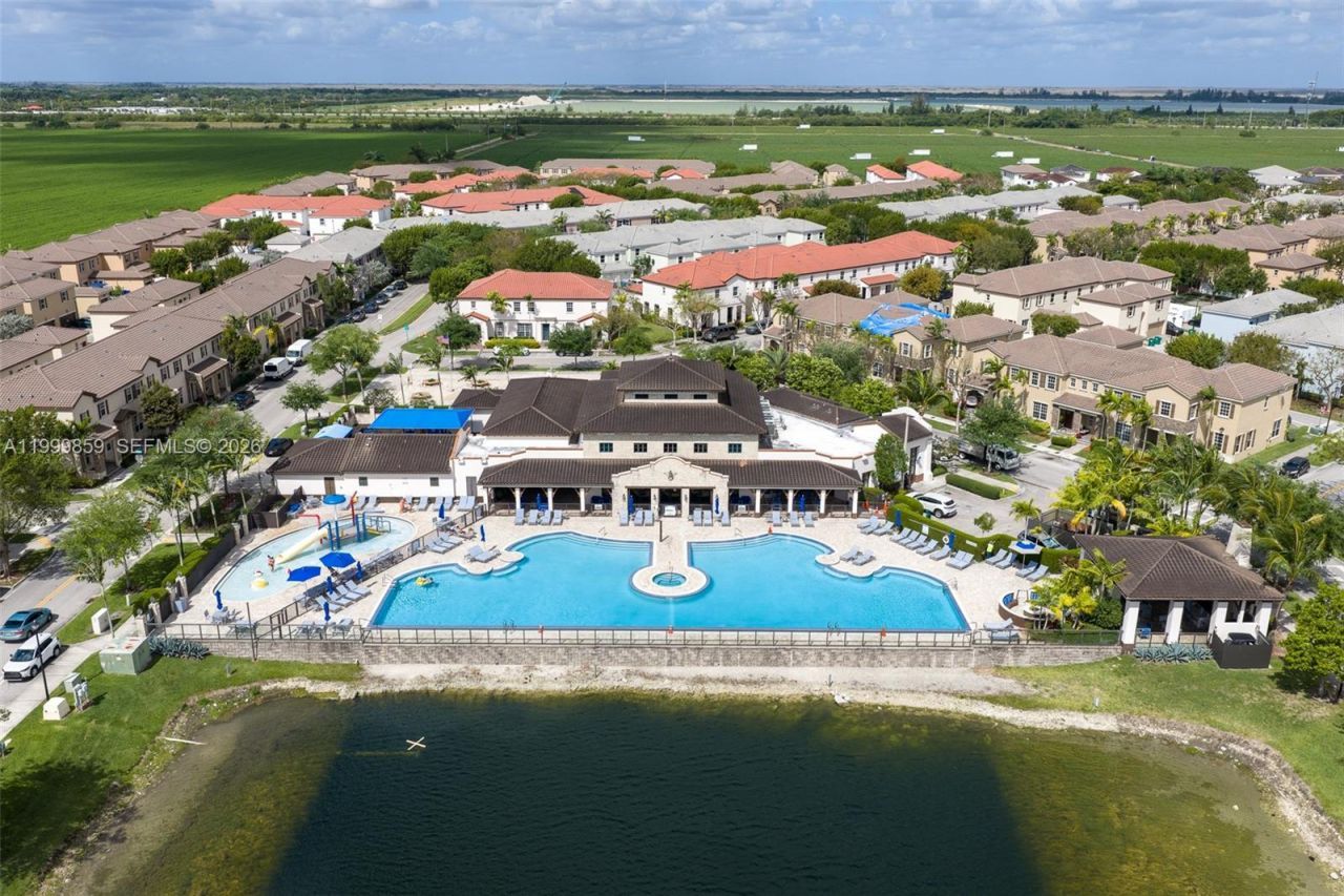 17081 SW 94th Way, Miami, FL 33196 Photo