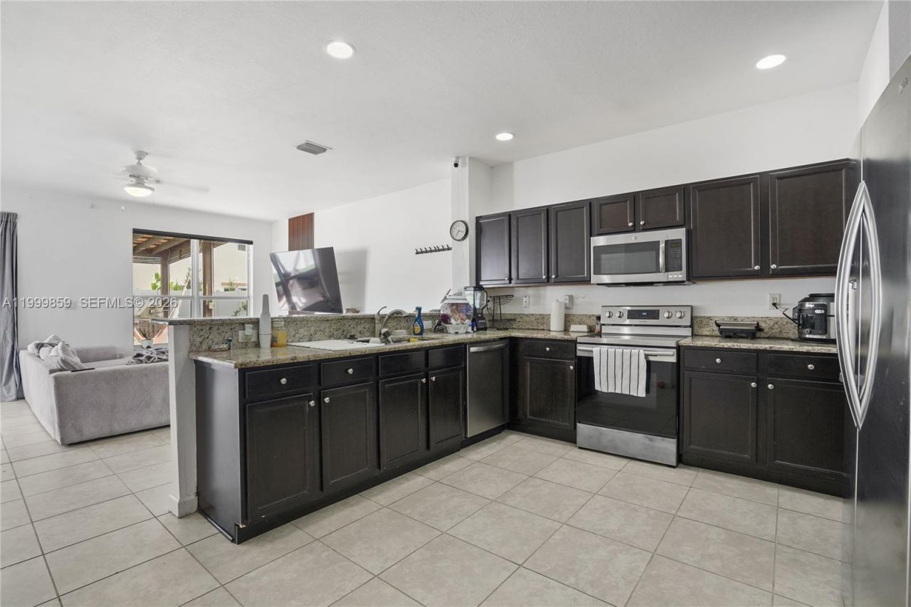 17081 SW 94th Way, Miami, FL 33196 Photo