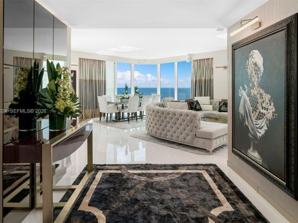 300 S Pointe Dr, Unit 1501, Miami Beach, FL 33139