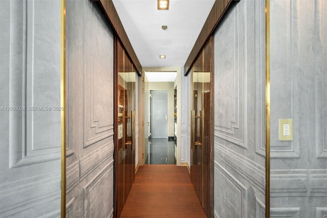 300 S Pointe Dr, Unit 1501, Miami Beach, FL 33139 Photo