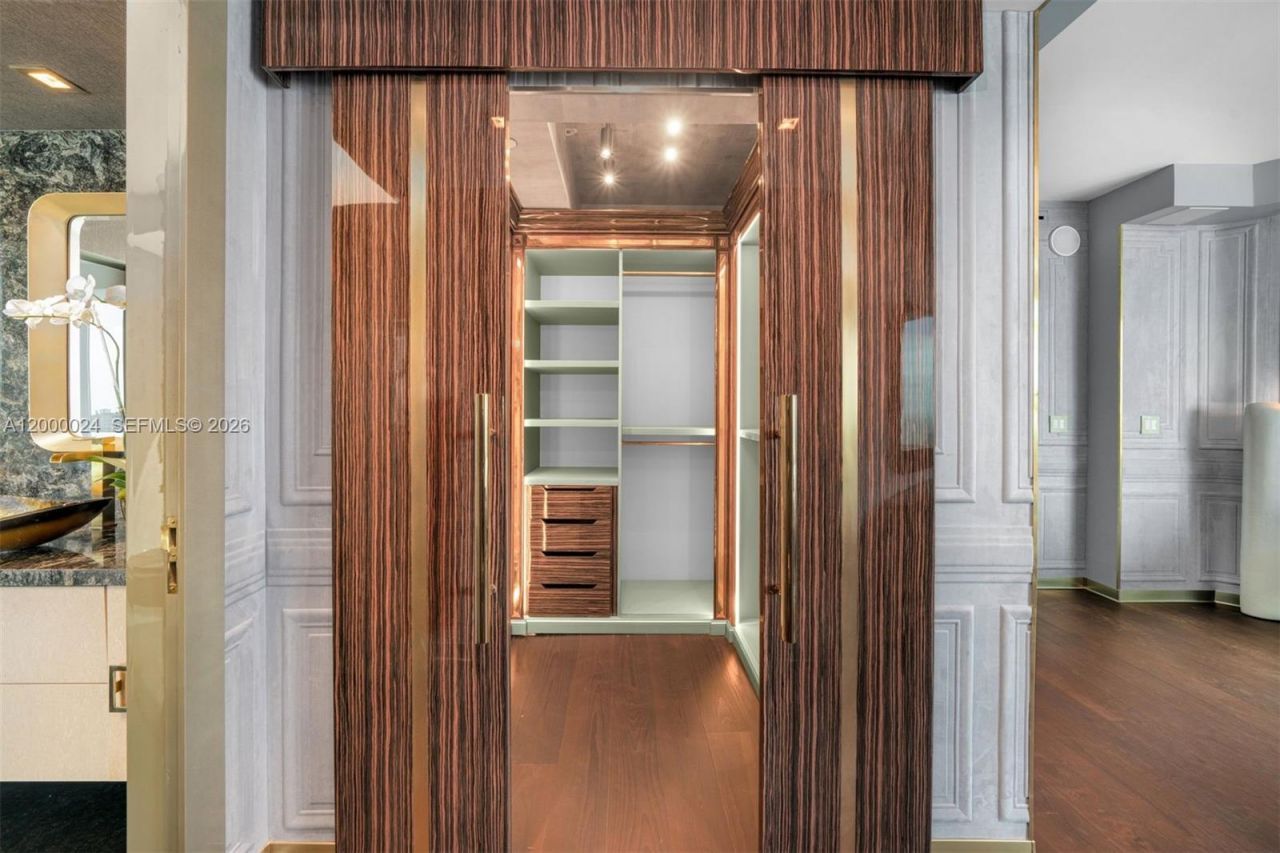 300 S Pointe Dr, Unit 1501, Miami Beach, FL 33139 Photo