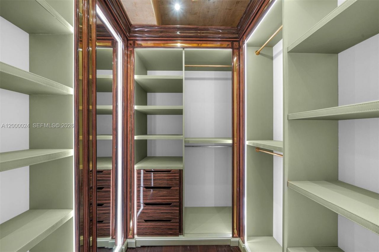 300 S Pointe Dr, Unit 1501, Miami Beach, FL 33139 Photo