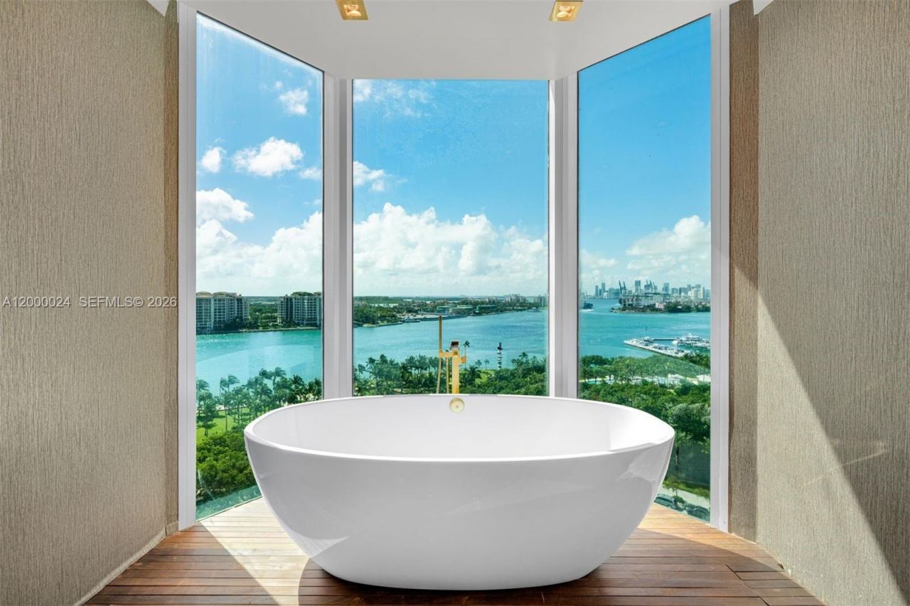 300 S Pointe Dr, Unit 1501, Miami Beach, FL 33139 Photo