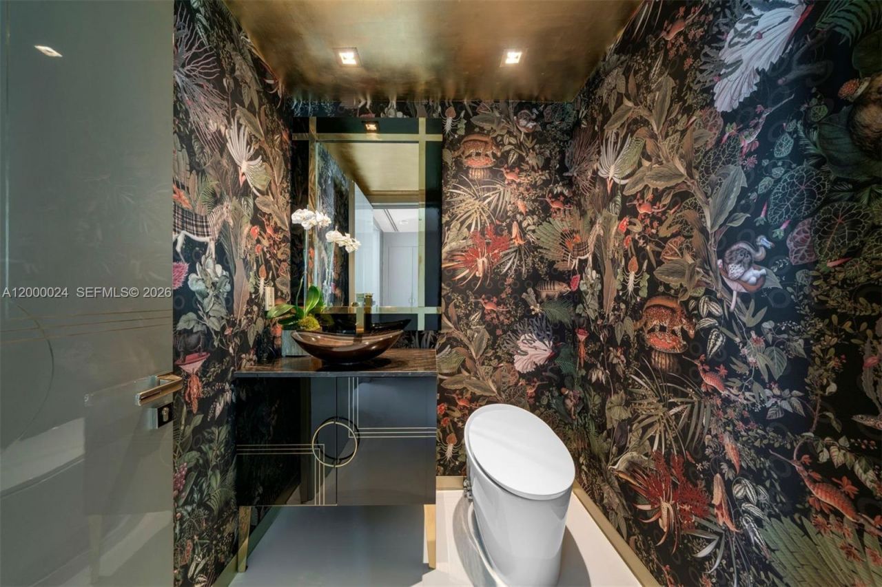 300 S Pointe Dr, Unit 1501, Miami Beach, FL 33139 Photo