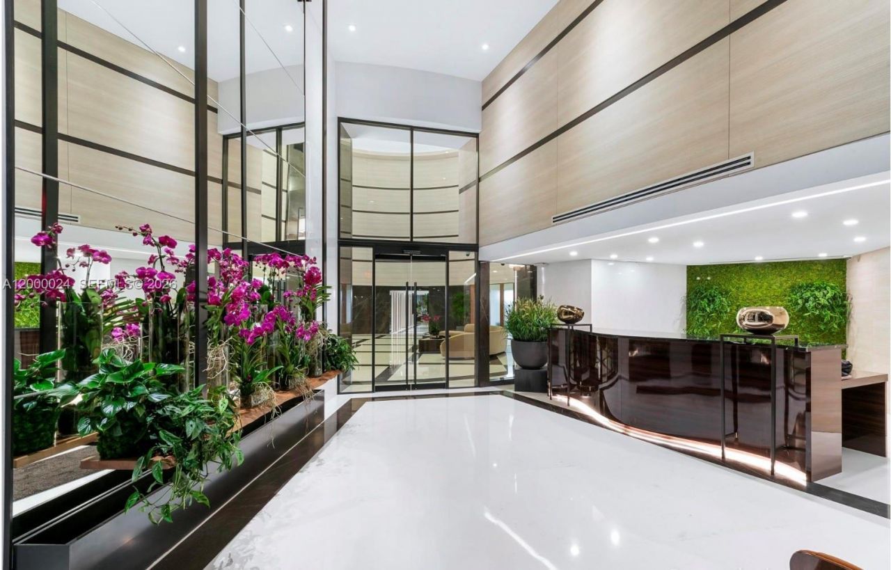 300 S Pointe Dr, Unit 1501, Miami Beach, FL 33139 Photo