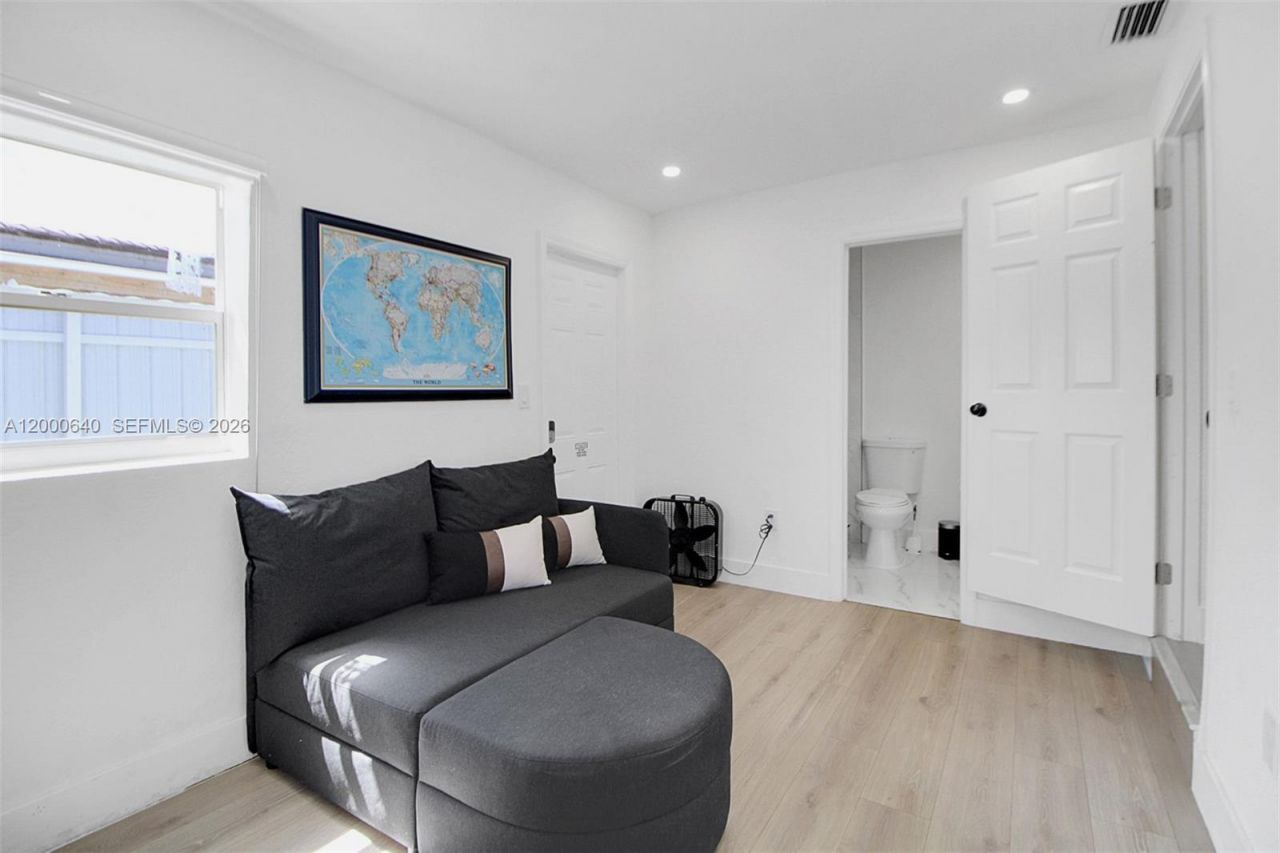 18361 NE 20th Pl, Unit 18361, North Miami Beach, FL 33179 Photo