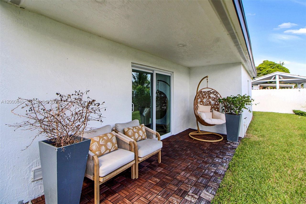 18361 NE 20th Pl, Unit 18361, North Miami Beach, FL 33179 Photo