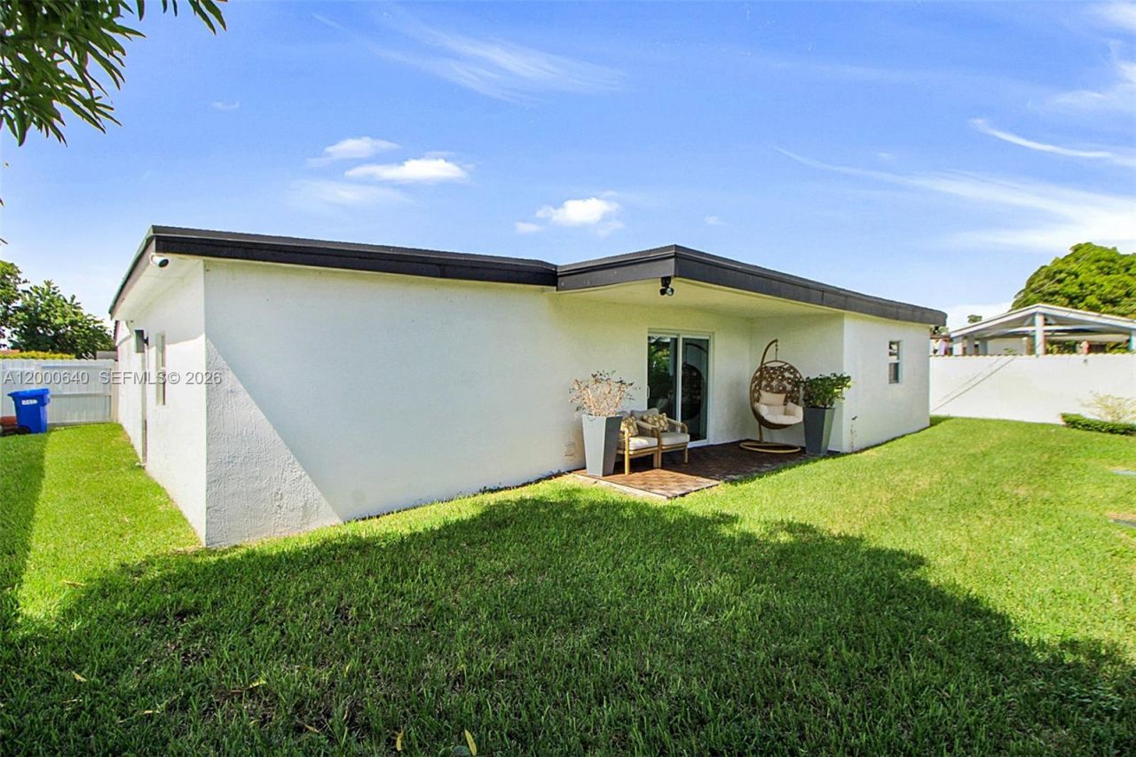 18361 NE 20th Pl, Unit 18361, North Miami Beach, FL 33179 Photo