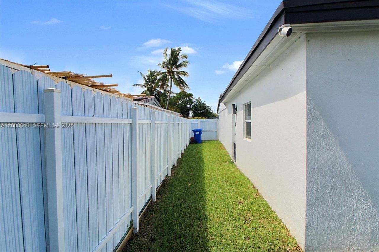 18361 NE 20th Pl, Unit 18361, North Miami Beach, FL 33179 Photo