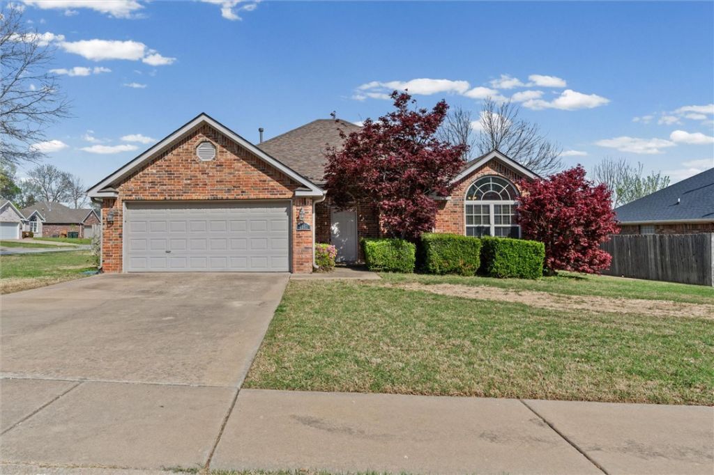 2962 N Bluegrass Place, Fayetteville, AR 72704 Main Photo