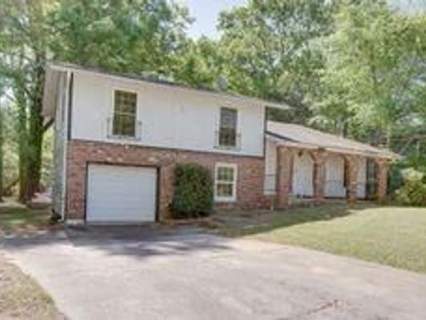 8882 Ashwood Dr, Riverdale, GA 30274