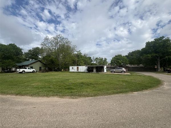 211 E Railroad St Street, Malakoff, TX 75147