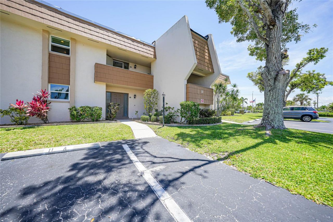 1080 Bal Harbor Boulevard, Unit 4D, Punta Gorda, FL 33950 Photo