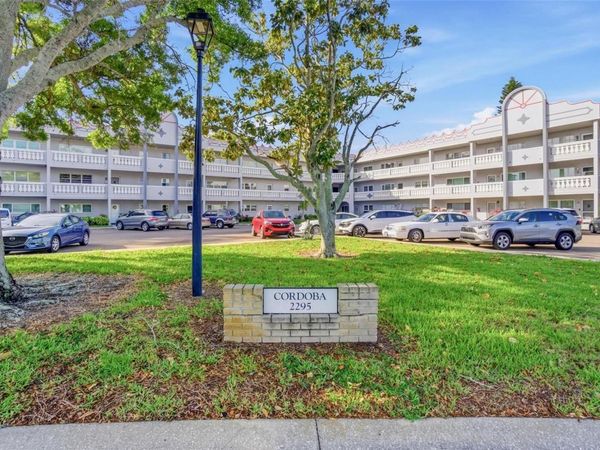2295 AMERICUS BOULEVARD E, Unit 7, CLEARWATER, FL 33763