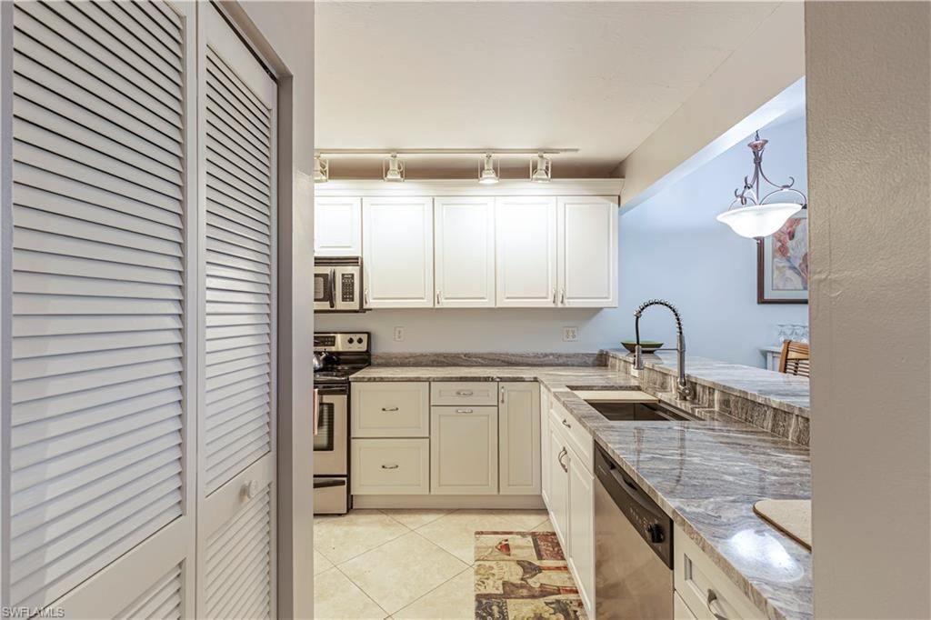 4410 Chantelle Dr, Unit H-205, Naples, FL 34112 Photo