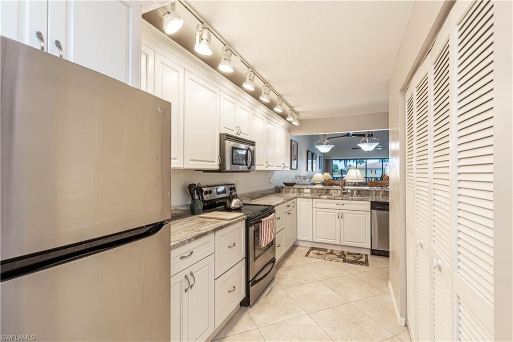 4410 Chantelle Dr, Unit H-205, Naples, FL 34112 Photo